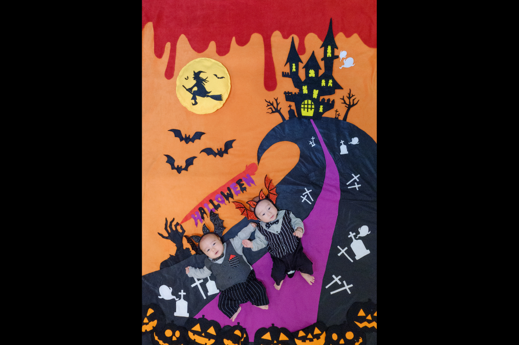 Let’s go to Halloween party.